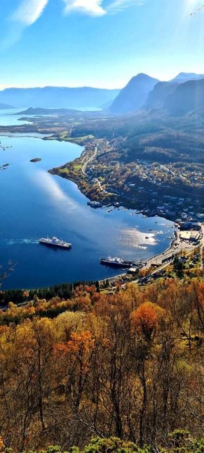 Aaroybukt Guesthouse Aroybukta Екстер'єр фото