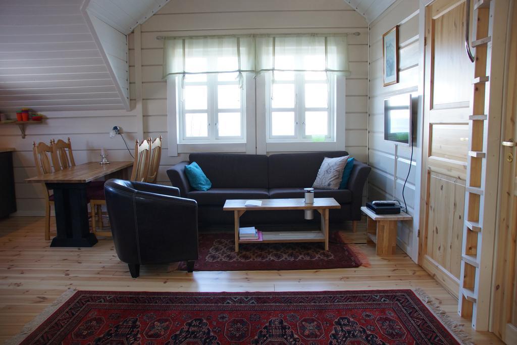 Aaroybukt Guesthouse Aroybukta Екстер'єр фото