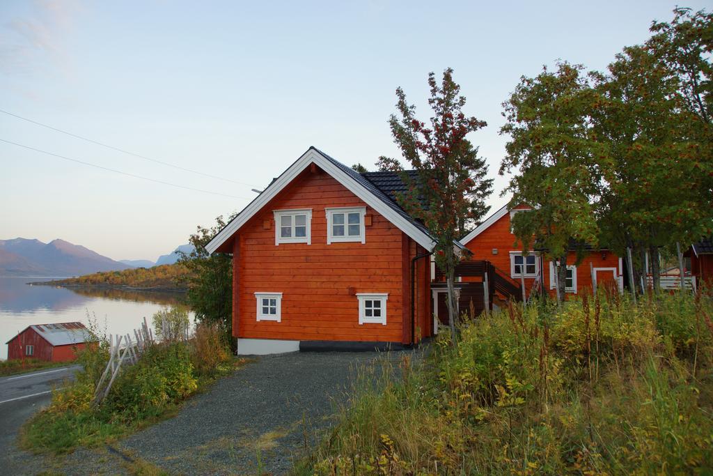 Aaroybukt Guesthouse Aroybukta Екстер'єр фото